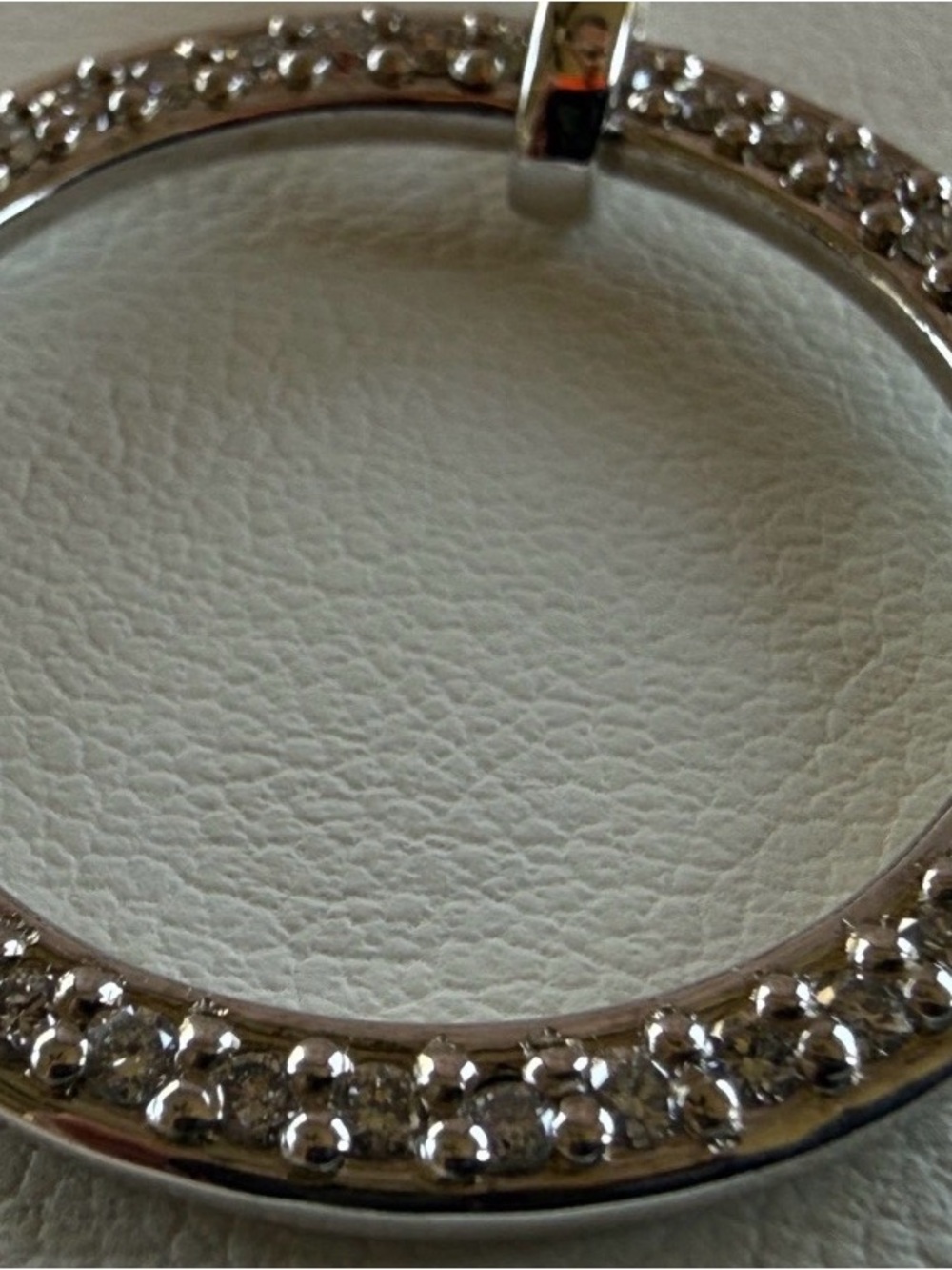 14k White Gold Circle Pendant Necklace - Picture 3 of 4